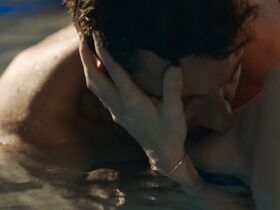 Рафаэла Манделли голая – Близость между незнакомцами (2018) #8