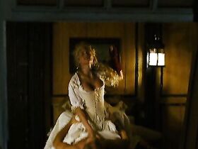 Алис Тальони секси – Остров сокровищ (2007) #1