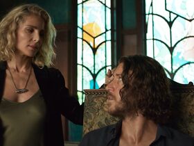 Эльза Патаки голая – Прибрежная зона s01e01-08 (2018) #14