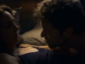 Клер Кейм голая – Неверный s01e04-06 (2018) #5