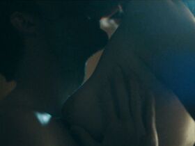 Кэрол Ровира голая – Обвиняемый s01e02-05 (2018) #9