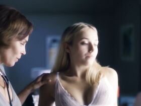 Хлоя Жуанне секси – Неверный s01e02-06 (2018) #3