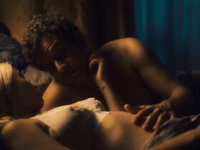 Хлоя Жуанне секси – Неверный s01e02-06 (2018) #4