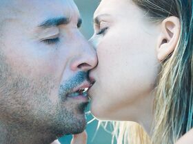 Аура Гарридо секси – Соло (2018) #2