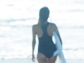 Аура Гарридо секси – Соло (2018) #9