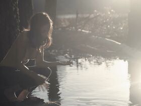 Николь Старк голая – Мертвые и проклятые 3: Измученные (2018)