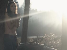 Николь Старк голая – Мертвые и проклятые 3: Измученные (2018) #4