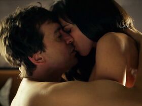 Каролина Лапауса голая – Маленькие совпадения s01e05 (2018) #2