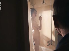 Лаура Де Бур голая – Брехт (2018)