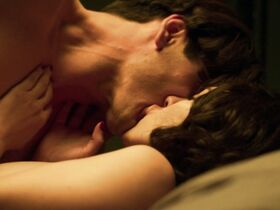 Бланка Суарес голая – Телефонистки s02e04 (2017) #2