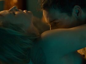 Анна Мария Мюэ голая – Берлинские легавые s01e03 (2018) #6