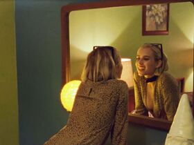 Эмма Робертс секси – Время дня (2018) #1