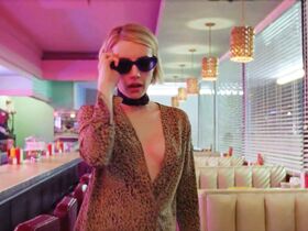 Эмма Робертс секси – Время дня (2018) #2