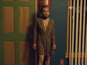 Эмма Робертс секси – Время дня (2018) #4