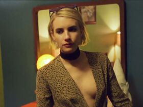 Эмма Робертс секси – Время дня (2018)