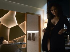 Рейко Эйлсворт секси – Булл s03e13 (2018) #3