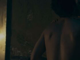 Лиз Солари голая – Оцепеневший: На краю конца (2018) #3