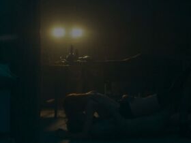 Лиз Солари голая – Оцепеневший: На краю конца (2018) #4