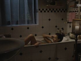 Александра Поплавска голая – Город сокровищ s01e02-06 (2017) #1