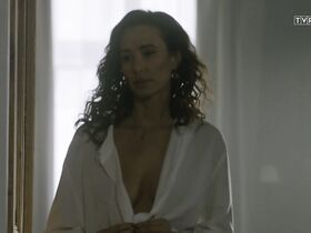 Александра Поплавска голая – Город сокровищ s01e02-06 (2017) #3