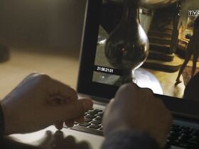 Александра Поплавска голая – Город сокровищ s01e02-06 (2017) #4