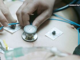 Луиз Бургуэн голая – Гиппократ s01e04, e07 (2018) #6