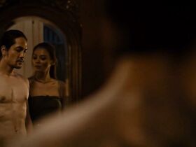 Улли Триани секси – Гриссе s01e05 (2018) #3