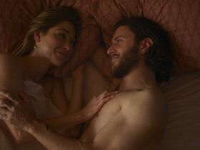 Аннабелл Стивенсон секси – Прибрежная зона s01e01-03-05 (2018) #5