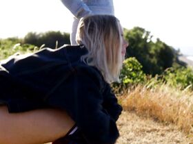 Розмари Мосбек голая – По-собачьи s01e09 (2018) #2