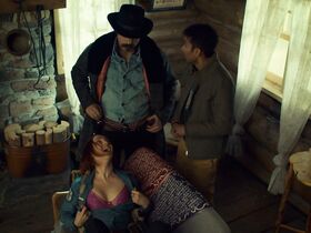 Кэтерин Баррелл секси – Вайнона Эрп s03e10 (2018) #2