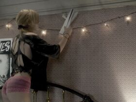 Белла Торн секси – Амитивилль: Террор (2017) #5