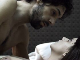 Макарена Гомес голая – Останься со мной (2010) #5