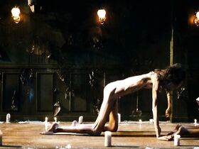 Макарена Гомес голая – Весёлое рождество (2011) #11