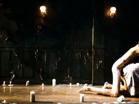 Макарена Гомес голая – Весёлое рождество (2011) #12