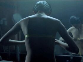 Макарена Гомес голая – Против тела (2005) #2