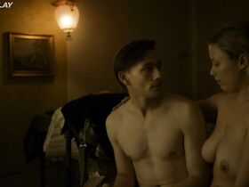 Софи-Мари Йеппесен голая – Счастливчик Пер s01e01 (2018)