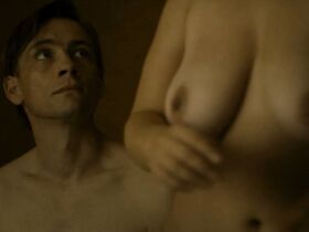 Софи-Мари Йеппесен голая – Счастливчик Пер s01e01 (2018) #4