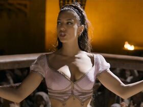 Ванесса Гид секси – Приключения Аладдина (2018) #14