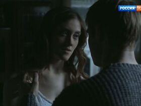 Полина Ауг секси – Мира (2018) #5