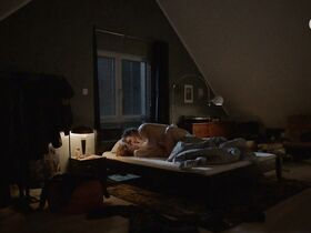 Лаура Тонке голая – Bist du glücklich? (2018) #5