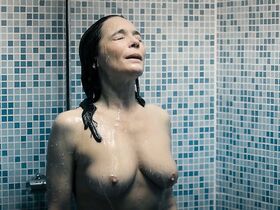 Юлия Штембергер голая – М убийца s01e03 (2019)