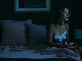 Надя Фарес секси – Красные тени s01 (2019) #4