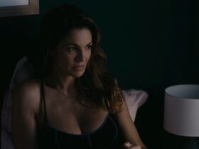 Надя Фарес секси – Красные тени s01 (2019) #6