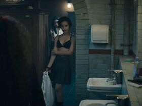 Мария Габриела де Фария секси – Академия смерти s01e06 (2019) #3