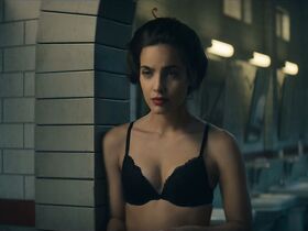 Мария Габриела де Фария секси – Академия смерти s01e06 (2019) #4