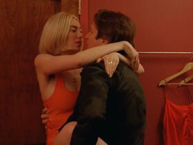 Мадлен Уайз секси – По друзьям s03e02 (2019) #4