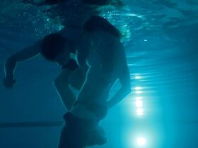 Нив Алгар голая – МатьОтецСын s01e04 (2019) #2