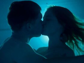 Нив Алгар голая – МатьОтецСын s01e04 (2019) #3