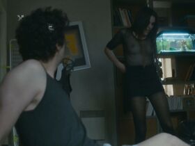 Афина Зелкович голая – Майк s01e09 (2019) #6