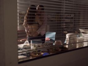 Наташа Линдинжер голая – Сэм s03e01-07 (2019) #14